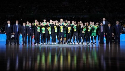 KAIYUN下载app-揭幕战收获开门红！卫冕冠军朝着三连冠目标狂奔